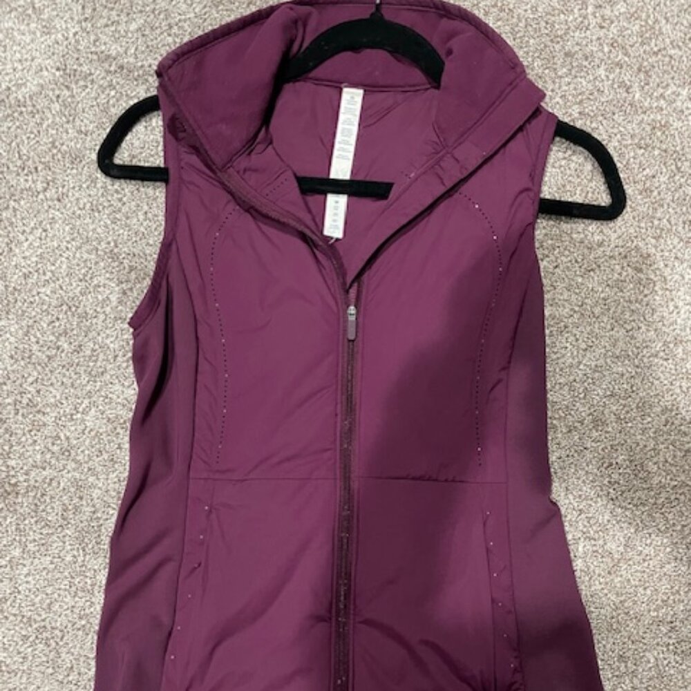 Lululemon Down for it All Vest - size 4 maroon/burgundy - good condition